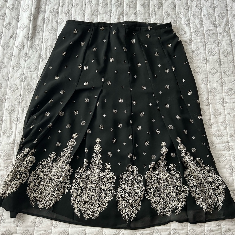 Vintage Woman’s Black&White Skirt